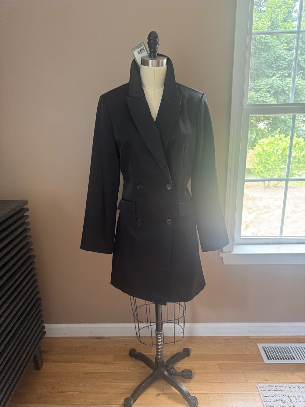 H&M
Black Double-Breasted Women's satin Blazer dress